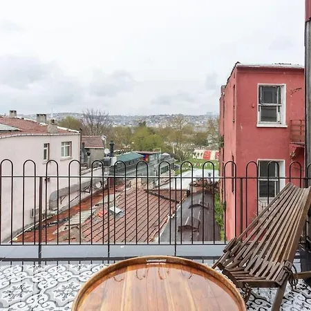Historic Unique Town House Golden Horn Apartment *